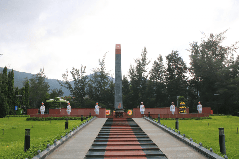 Nghĩa trang H&agrave;ng Dương  (Nguồn: Trung t&acirc;m bảo tồn di t&iacute;ch Quốc gia C&ocirc;n Đảo)